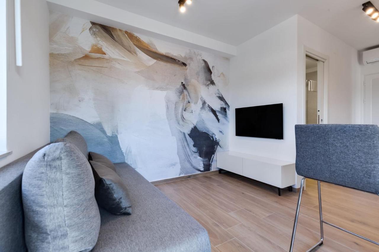 Residence Jonathan Biograd Na Moru Bagian luar foto