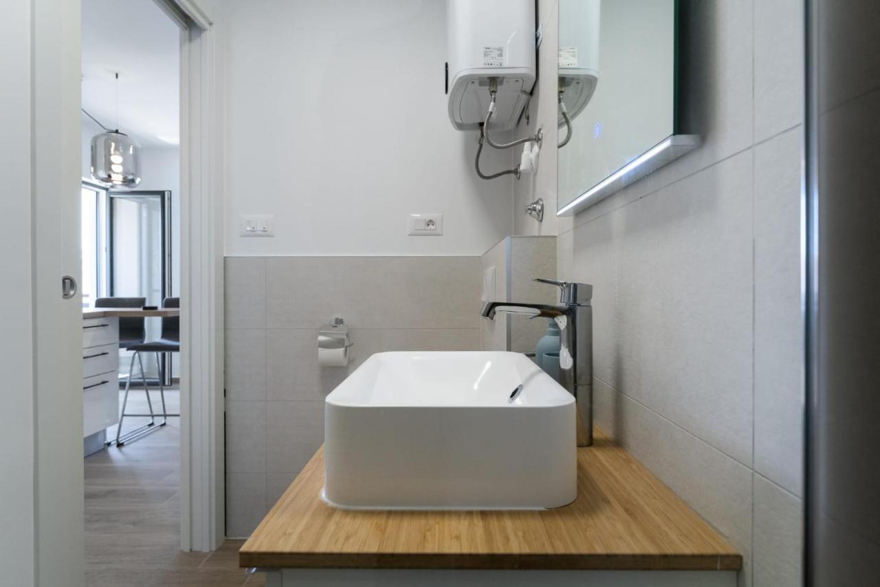 Residence Jonathan Biograd Na Moru Bagian luar foto
