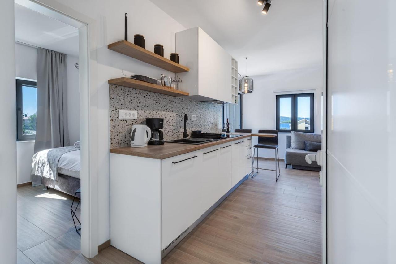 Residence Jonathan Biograd Na Moru Bagian luar foto