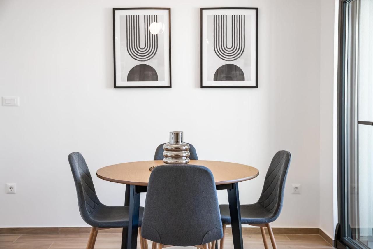 Residence Jonathan Biograd Na Moru Bagian luar foto