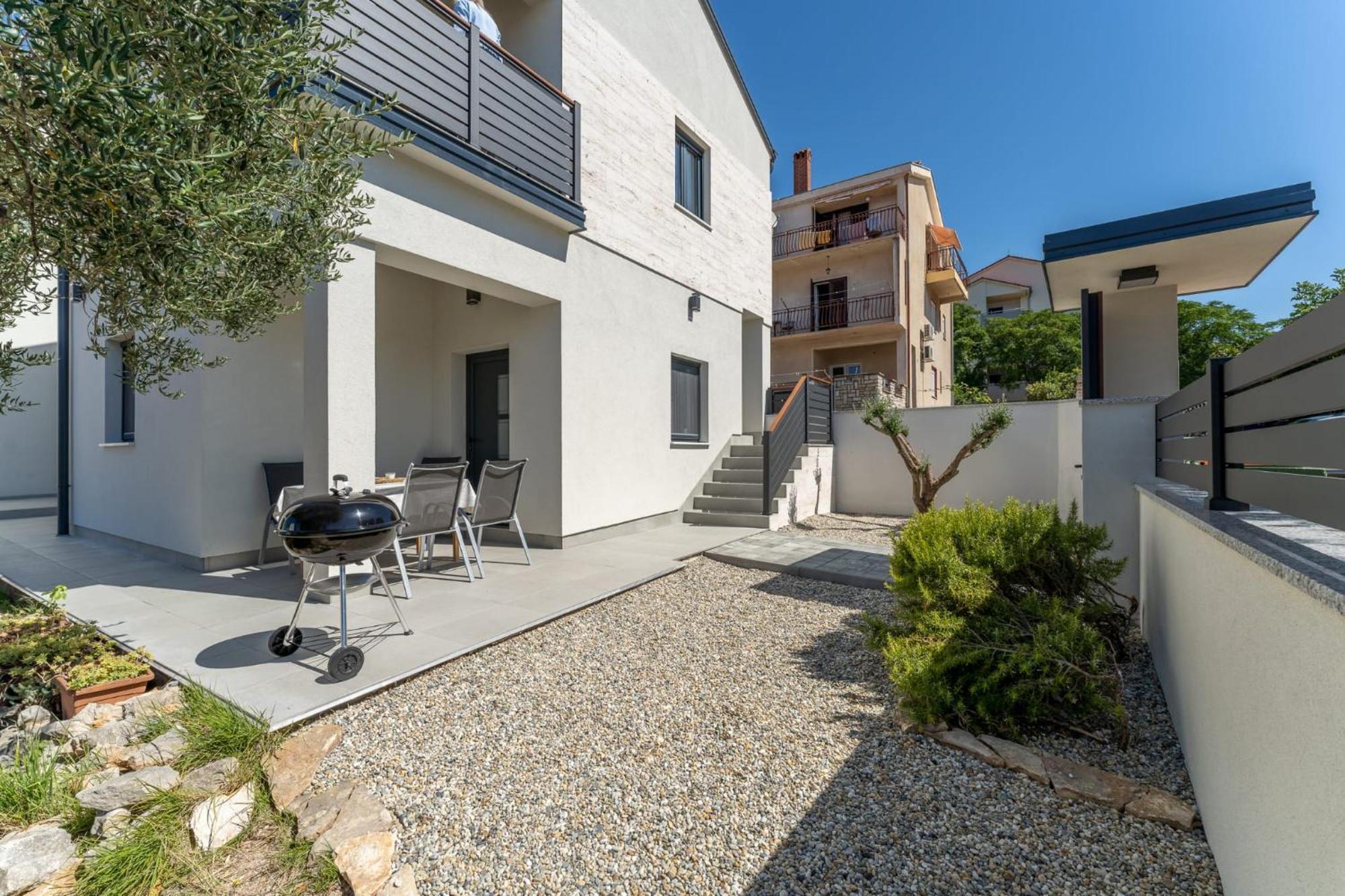 Residence Jonathan Biograd Na Moru Bagian luar foto